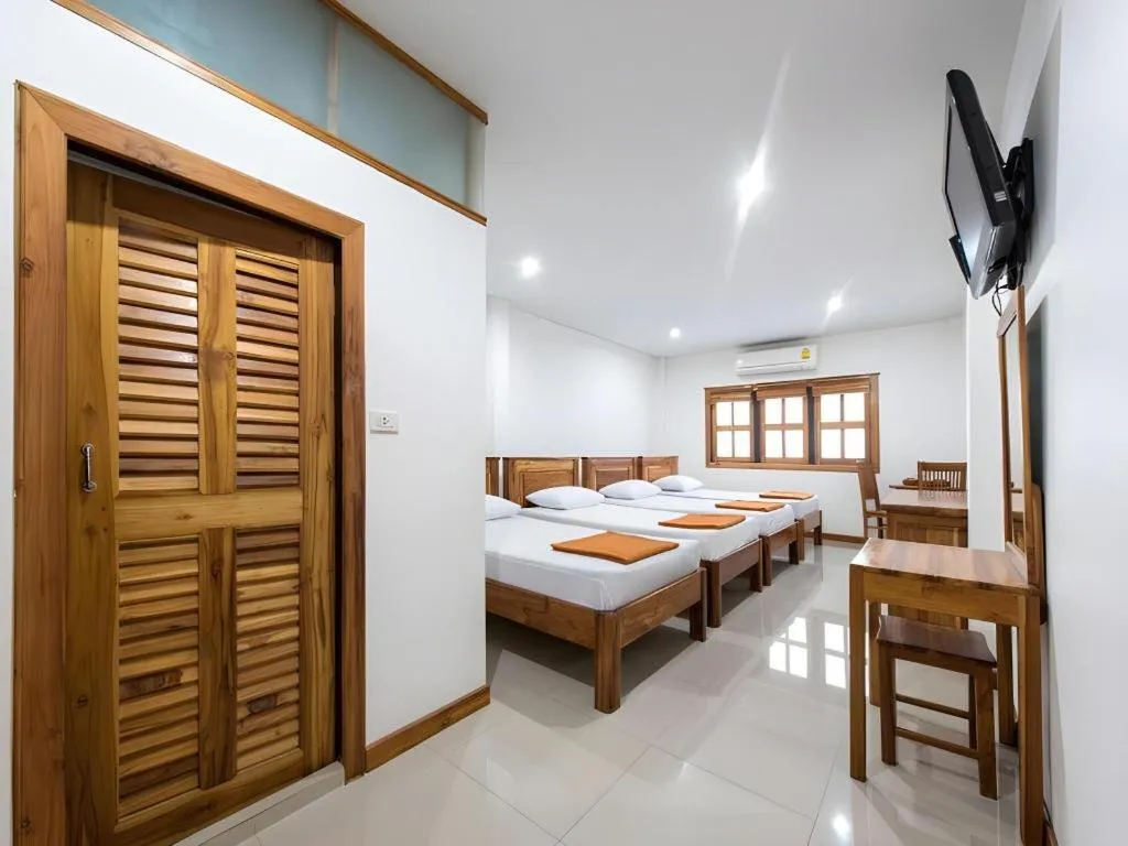 Bed in Thongphaphum Place