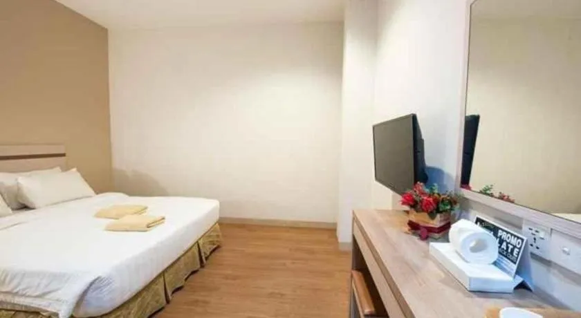 Bed in Lovina Inn Penuin Hotel