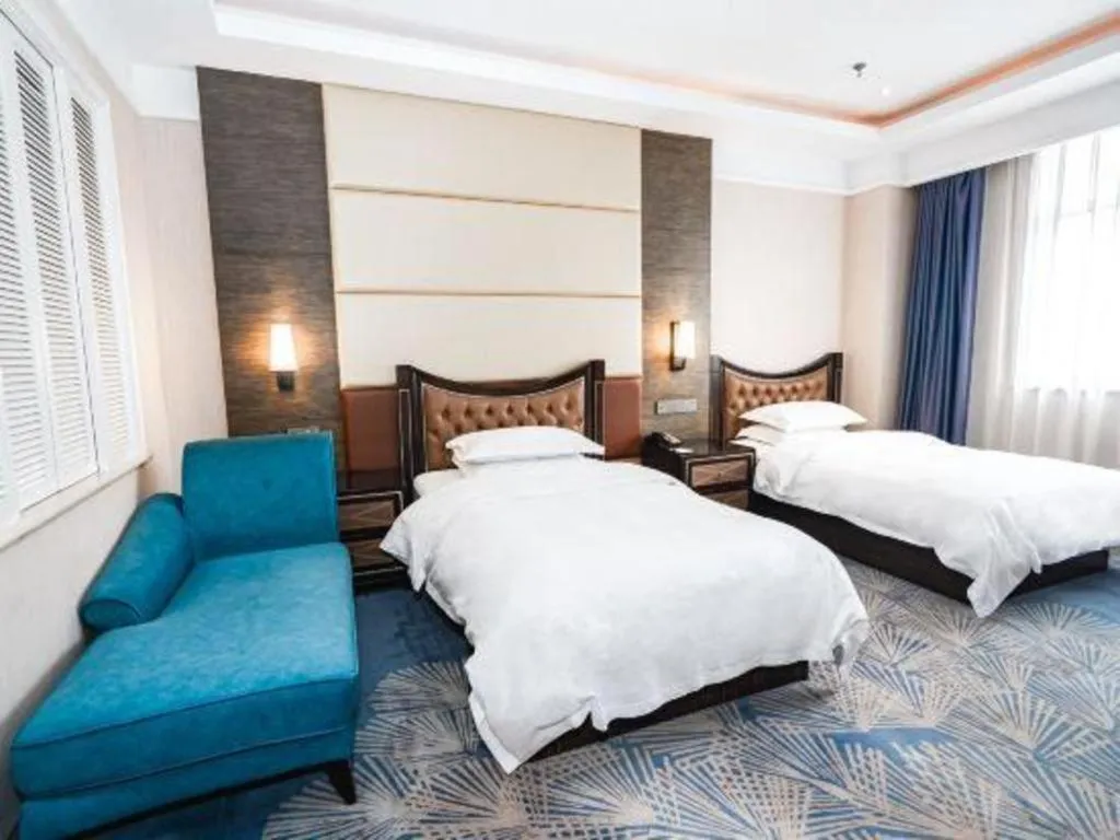 Bed in Qingdao Danube International Hotel