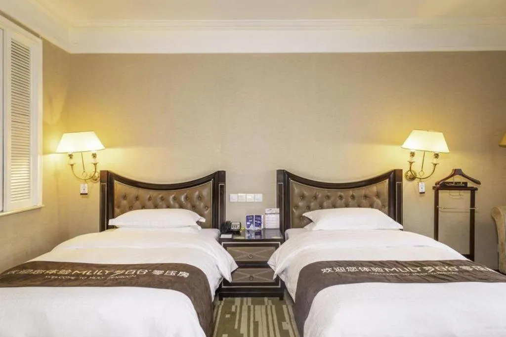 Bed in Qingdao Danube International Hotel