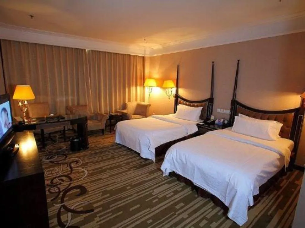 Bed in Qingdao Danube International Hotel