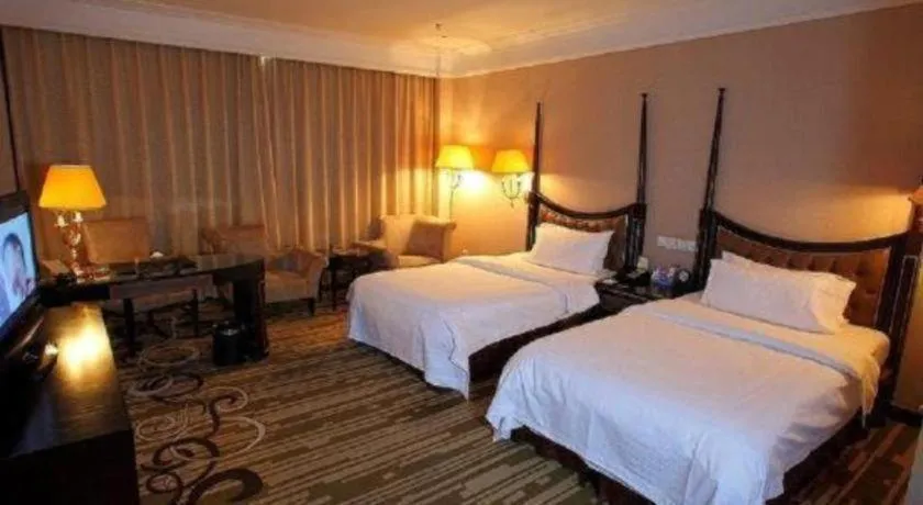 Bed in Qingdao Danube International Hotel