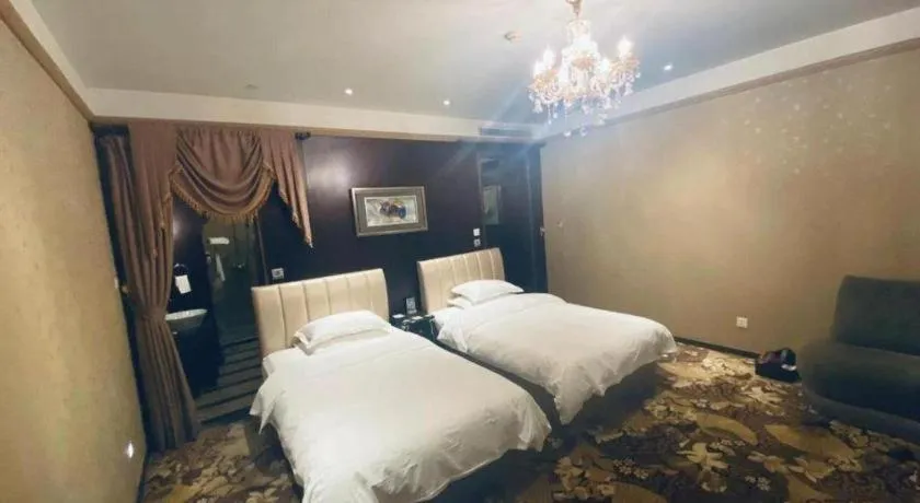 Bed in Qingdao Danube International Hotel