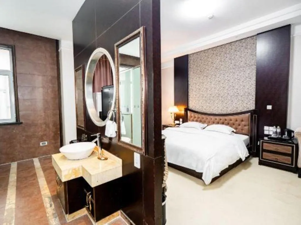 Bed in Qingdao Danube International Hotel