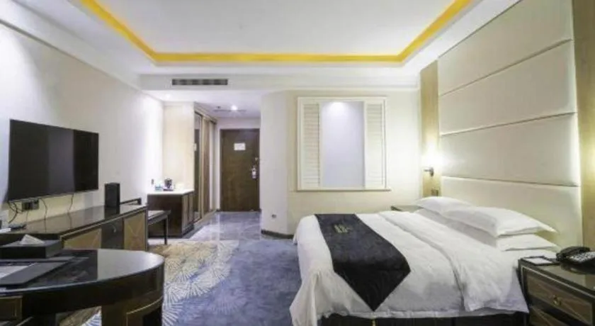 Bed in Qingdao Danube International Hotel