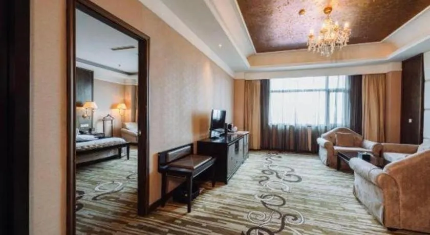 Bed in Qingdao Danube International Hotel