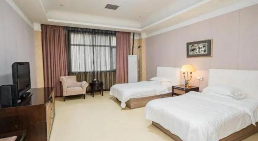 Bed in Qingdao Danube International Hotel