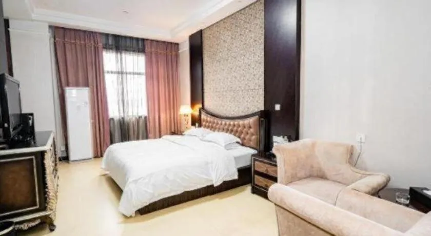 Bed in Qingdao Danube International Hotel