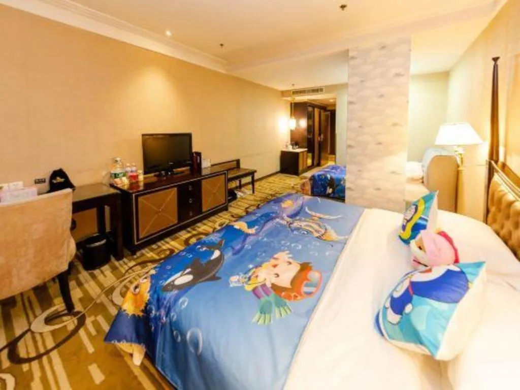 Bed in Qingdao Danube International Hotel