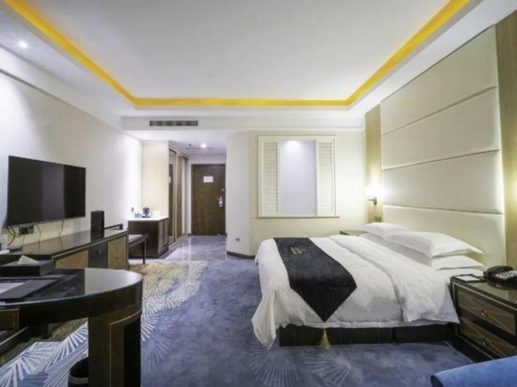 Bed in Qingdao Danube International Hotel