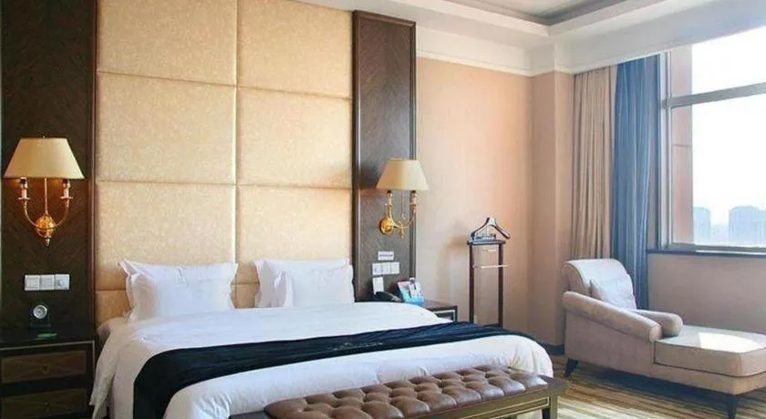 Bed in Qingdao Danube International Hotel