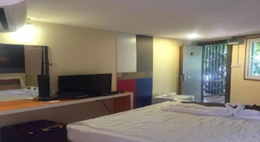 Bed in OYO 271 The Resort Romklao