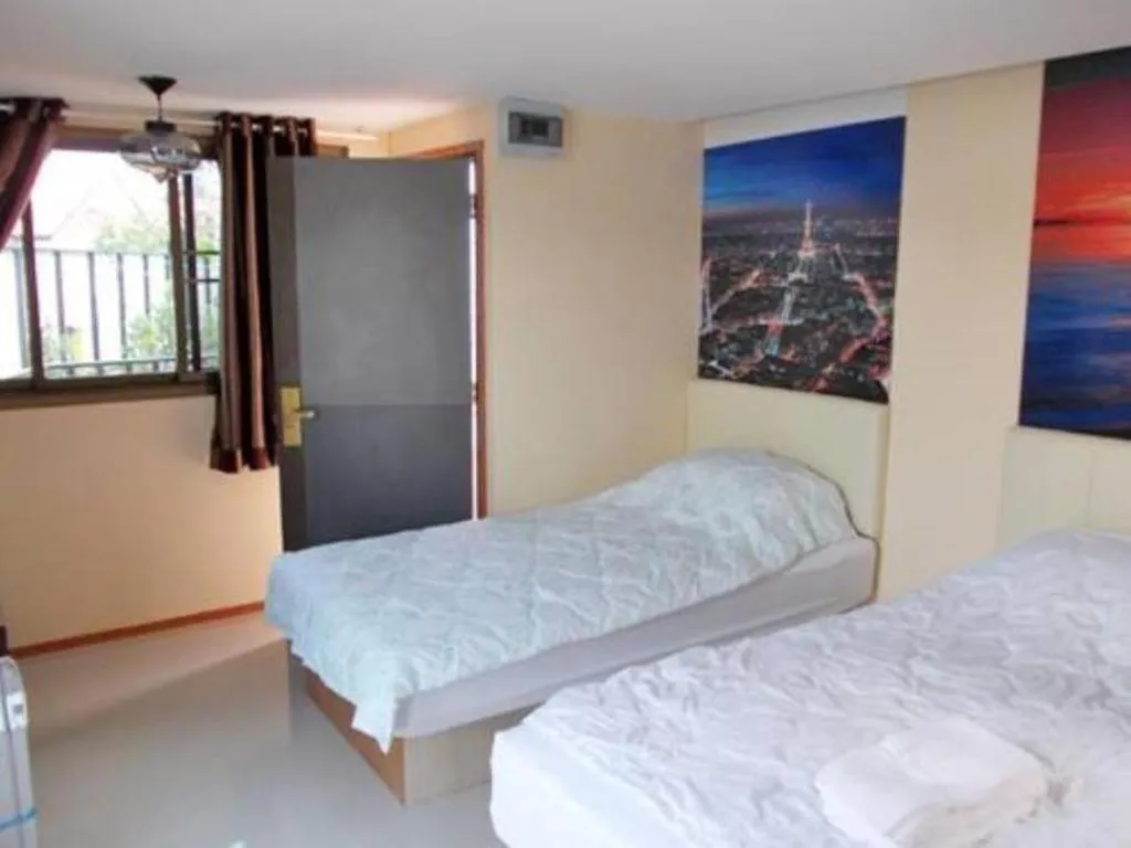 Bed in OYO 271 The Resort Romklao