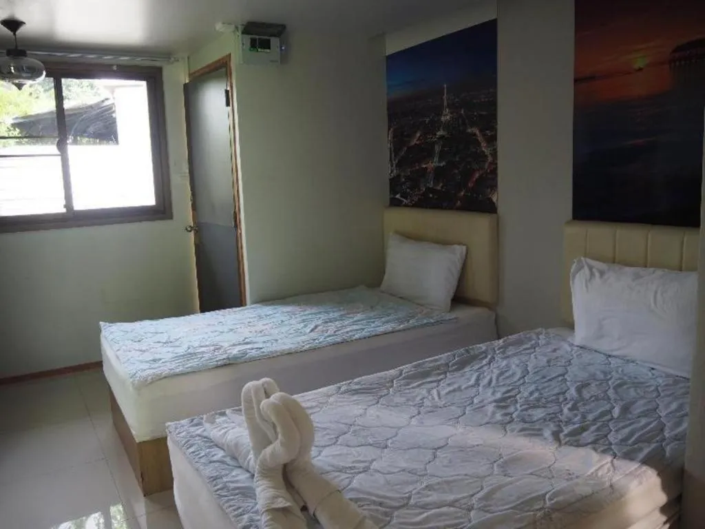 Bed in OYO 271 The Resort Romklao