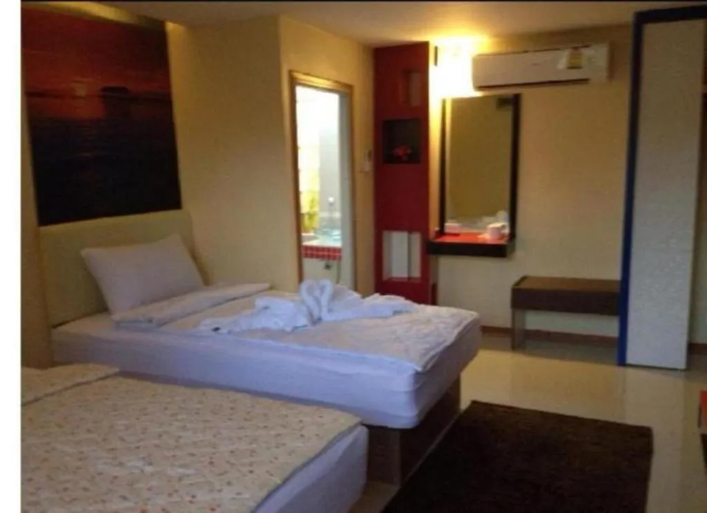 Bed in OYO 271 The Resort Romklao