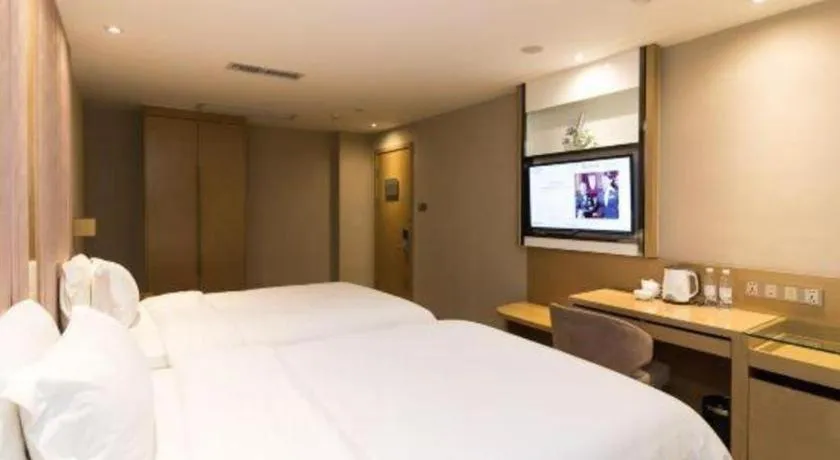 Bed in Lavande Hotel Guangzhou Tianhe Park Metro Station