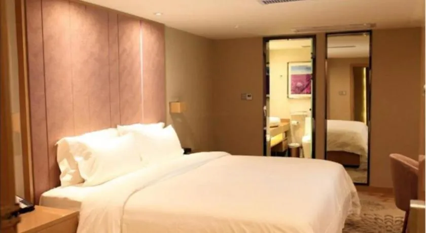 Bed in Lavande Hotel Guangzhou Tianhe Park Metro Station