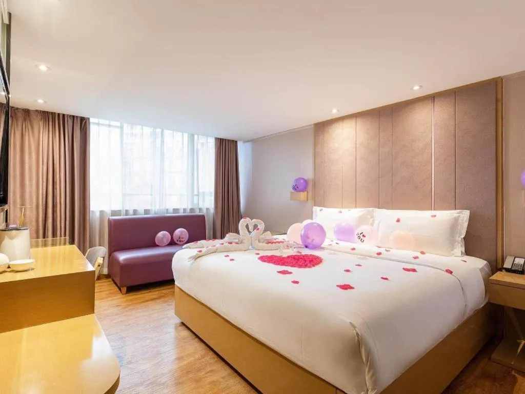 Bed in Lavande Hotel Guangzhou Tianhe Park Metro Station