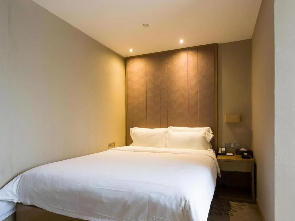 Bed in Lavande Hotel Guangzhou Tianhe Park Metro Station