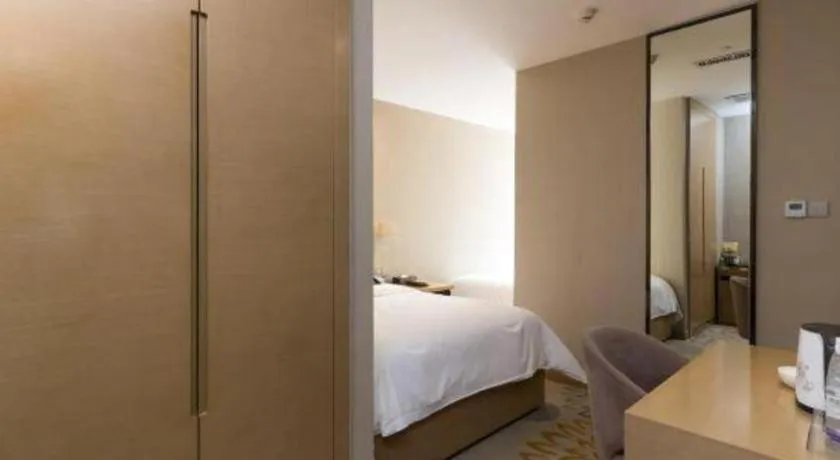 Bed in Lavande Hotel Guangzhou Tianhe Park Metro Station