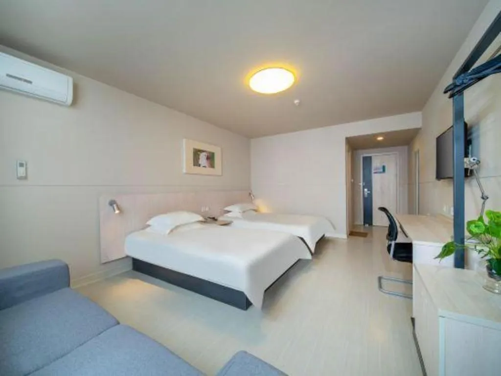 Bed in Jinjiang Inn Kunming Changshui Airport