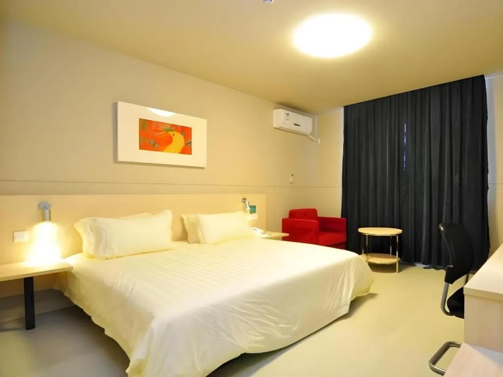 Bed in Jinjiang Inn Kunming Changshui Airport