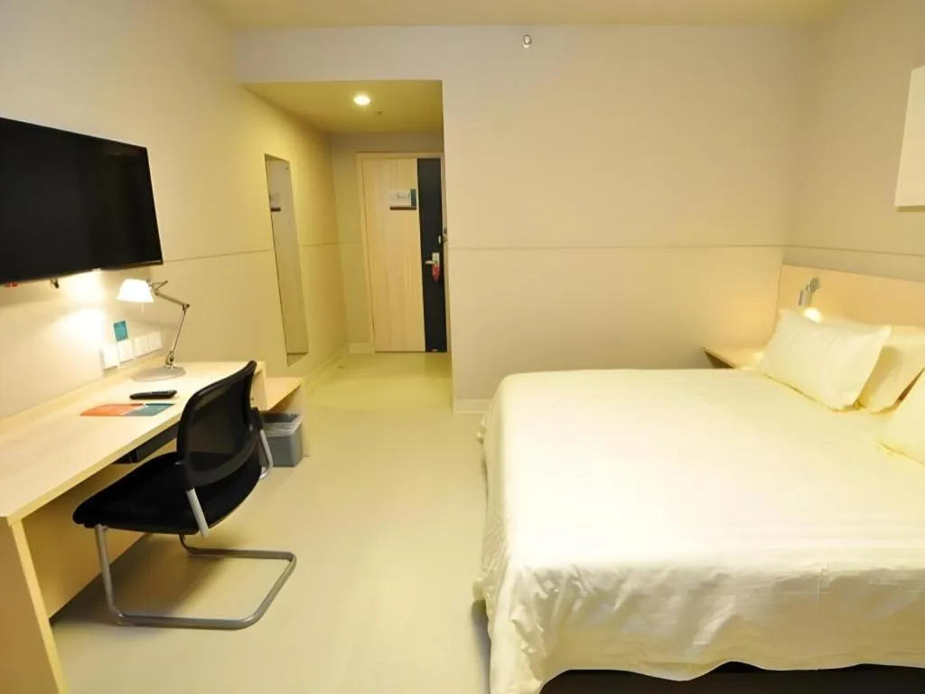 Bed in Jinjiang Inn Kunming Changshui Airport