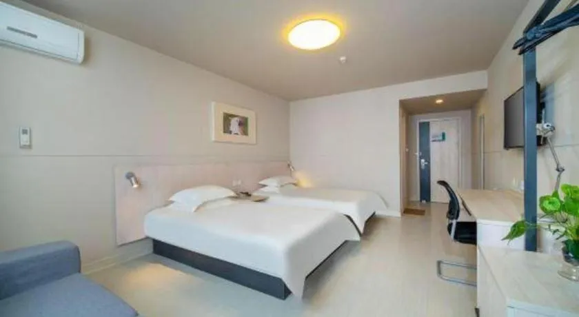 Bed in Jinjiang Inn Kunming Changshui Airport