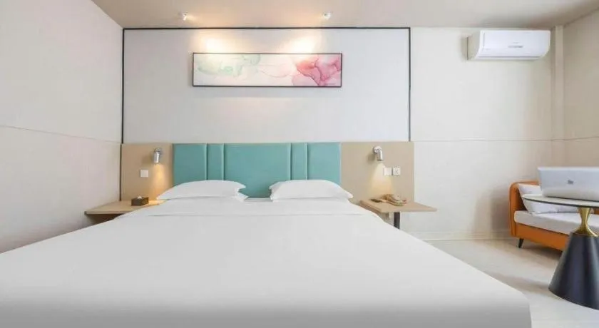 Bed in Jinjiang Inn Kunming Changshui Airport