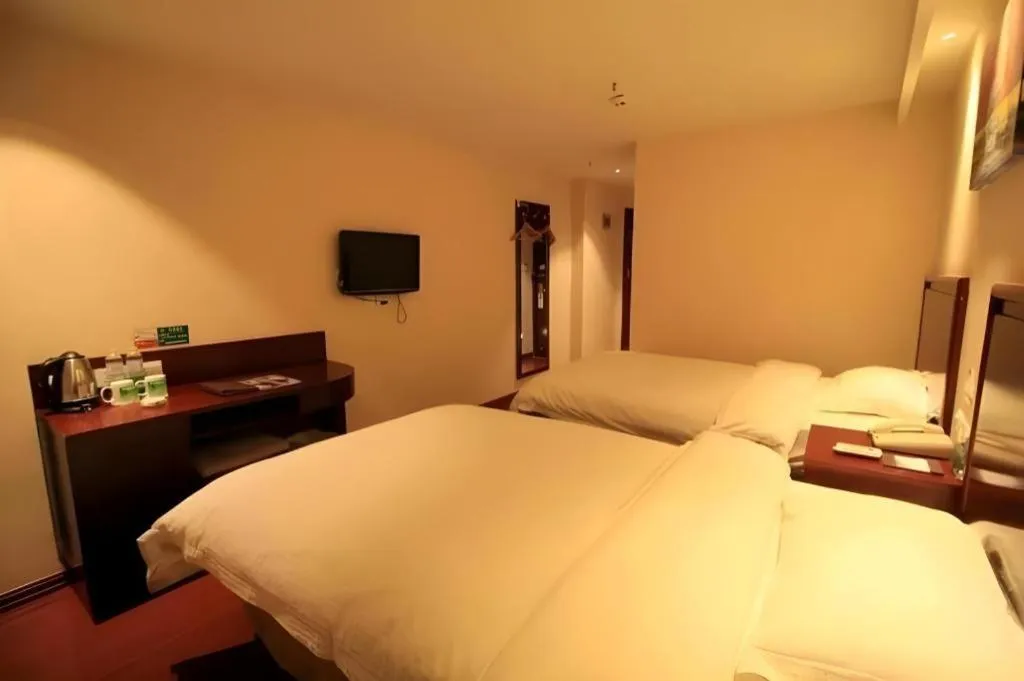 Bed in GreenTree Inn Shandong Yantai Penglai Pavilion Bus station Express Hotel