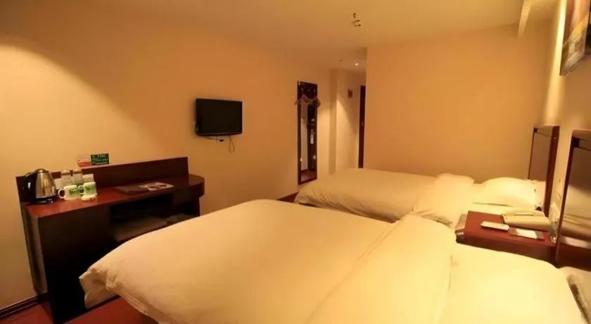 Bed in GreenTree Inn Shandong Yantai Penglai Pavilion Bus station Express Hotel