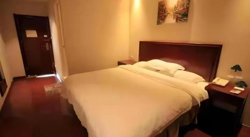 Bed in GreenTree Inn Shandong Yantai Penglai Pavilion Bus station Express Hotel