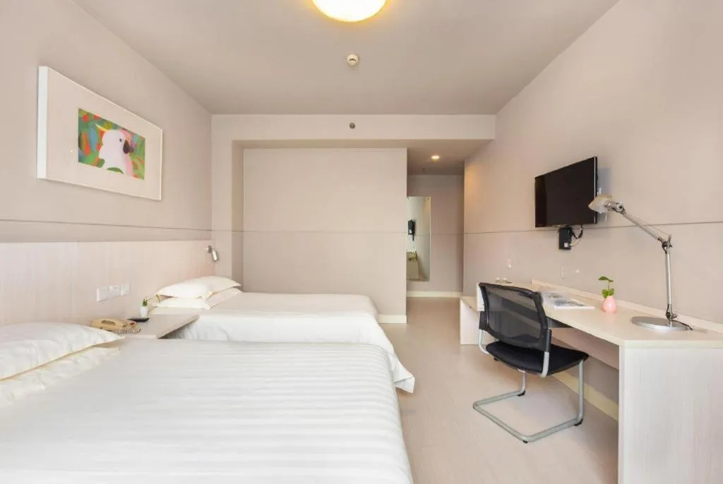 Bed in Jinjiang Inn Jinhua Binhong Road