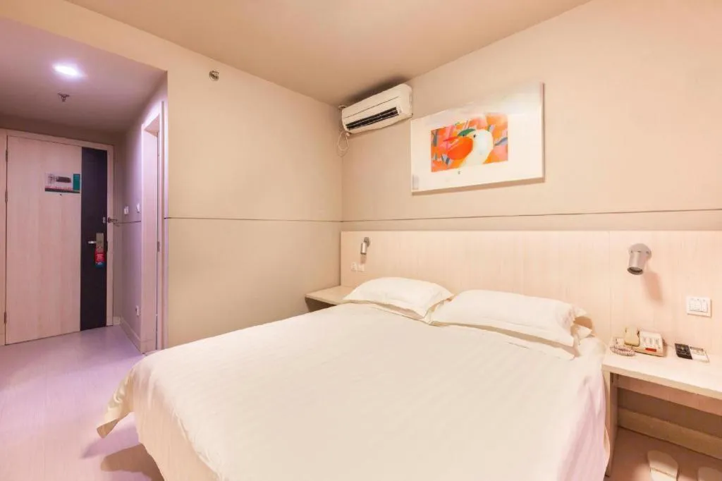 Bed in Jinjiang Inn Jinhua Binhong Road