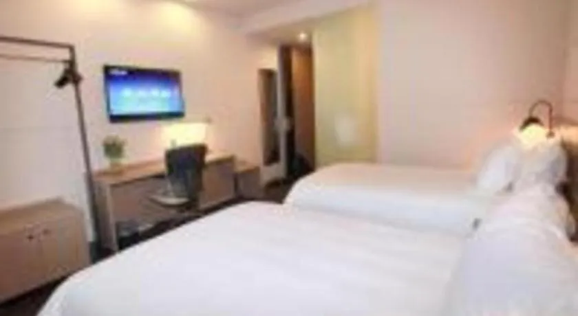 Bed in Jinjiang Inn Xi'an Zhonglou North Street Metro Station