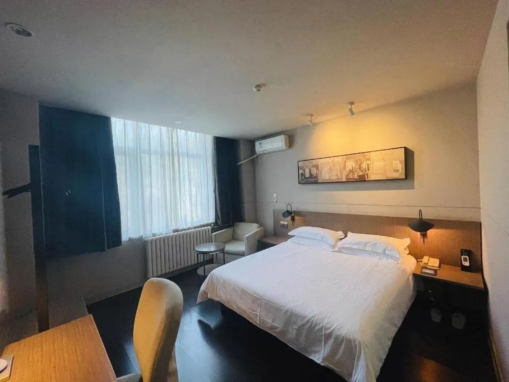 Bed in Jinjiang Inn Xi'an Zhonglou North Street Metro Station