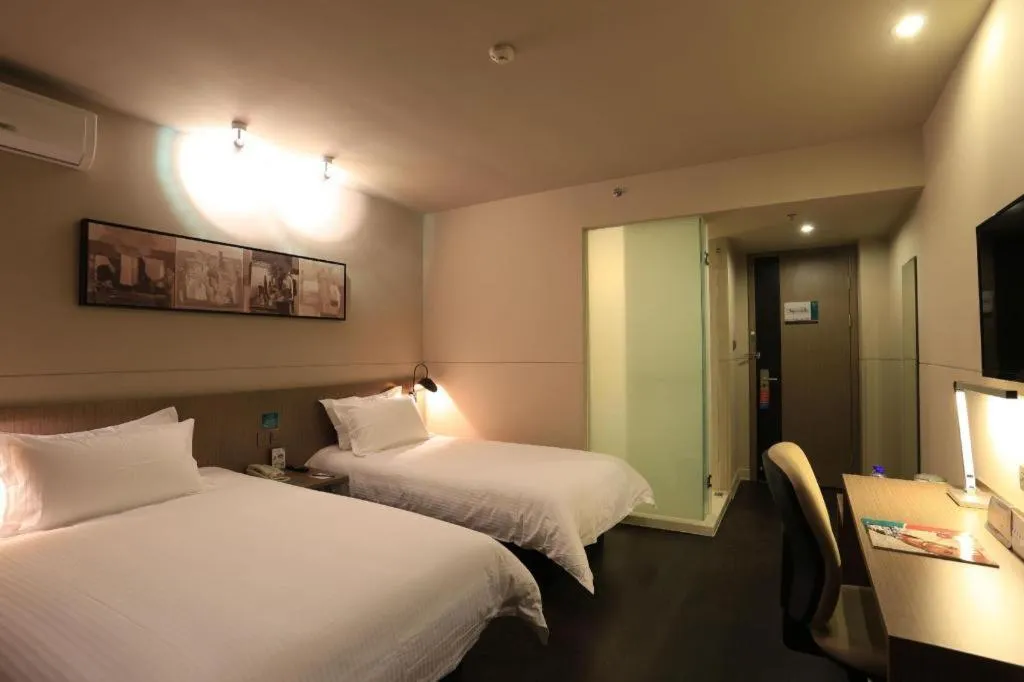 Bed in Jinjiang Inn Xi'an Zhonglou North Street Metro Station