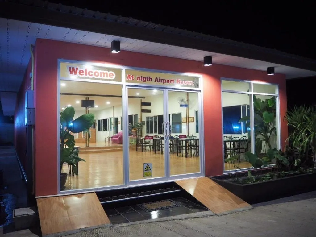 At night Airport Resort