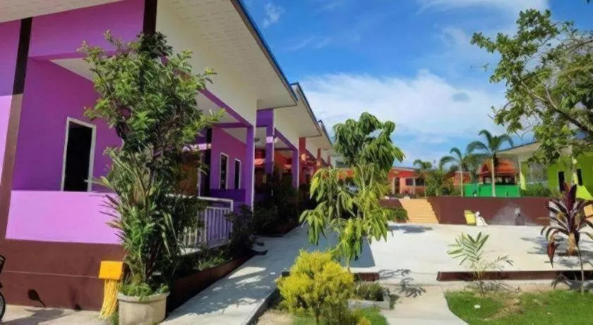 At night Airport Resort