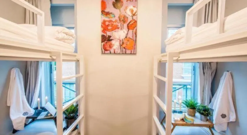 Bed in Chamberlain Bangkok