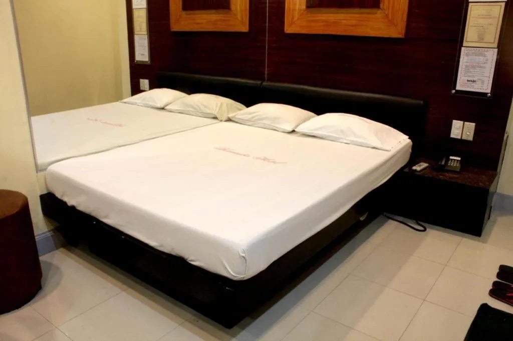 Bed in Bermuda Hotel