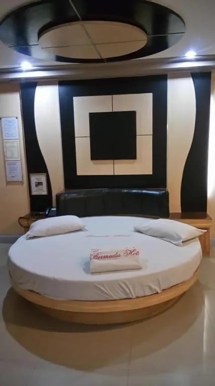 Bed in Bermuda Hotel