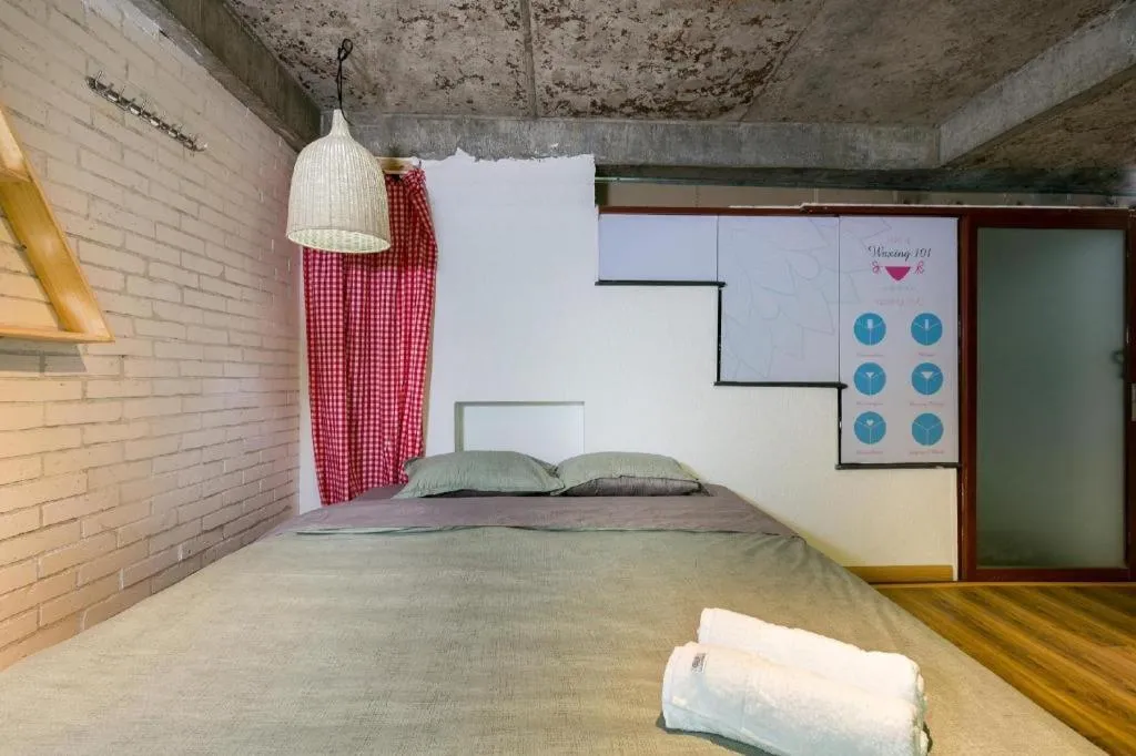 Bed in 1991 HOME SAI GON