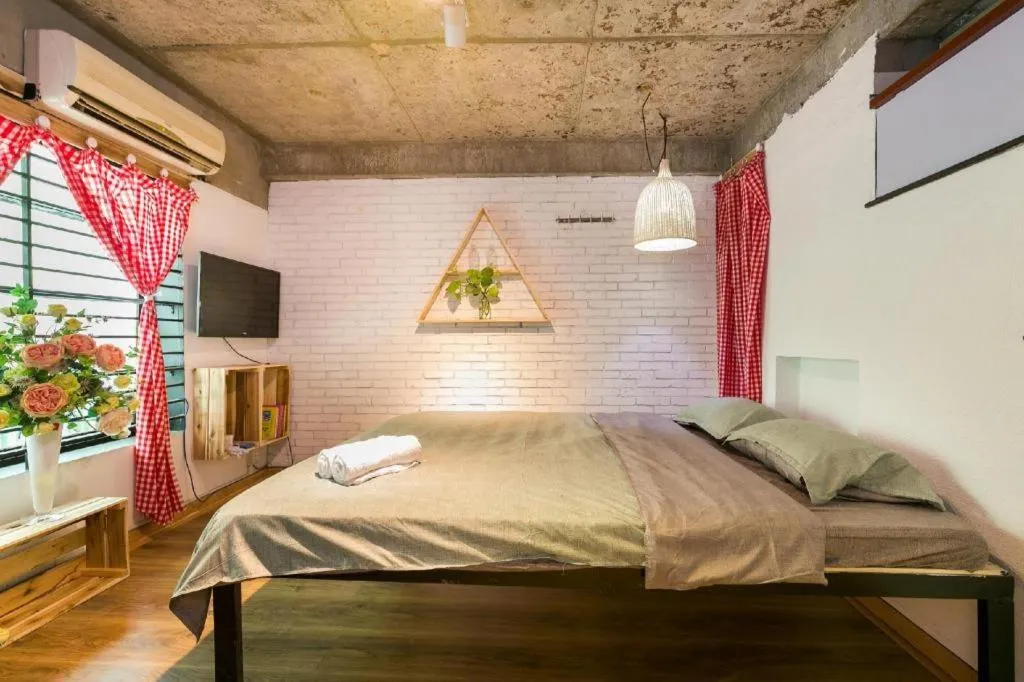 Bed in 1991 HOME SAI GON