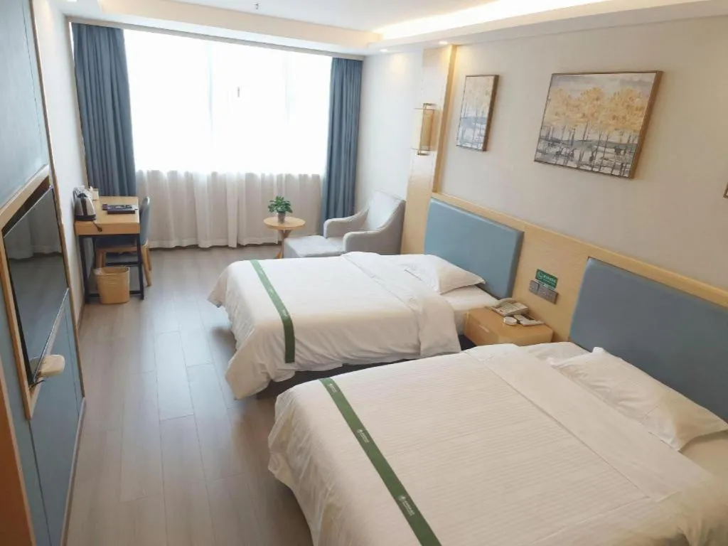 Bed in GreenTree Inn Guiyang Wudang District High-speed Railway East Station
