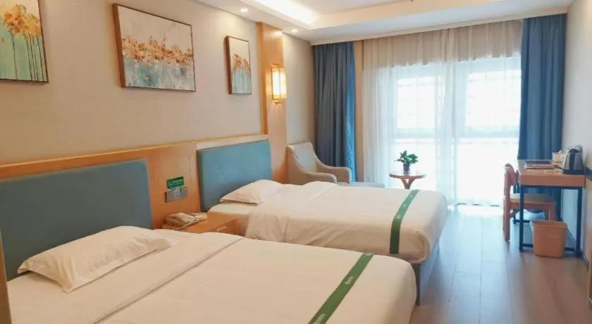 Bed in GreenTree Inn Guiyang Wudang District High-speed Railway East Station