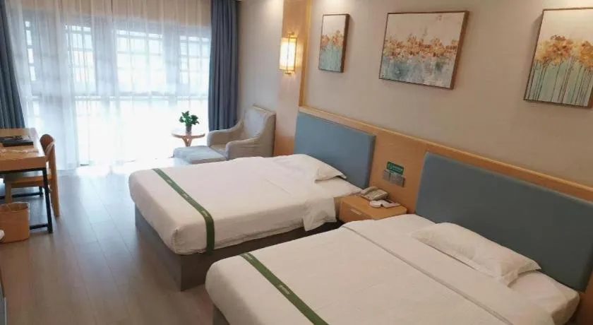 Bed in GreenTree Inn Guiyang Wudang District High-speed Railway East Station