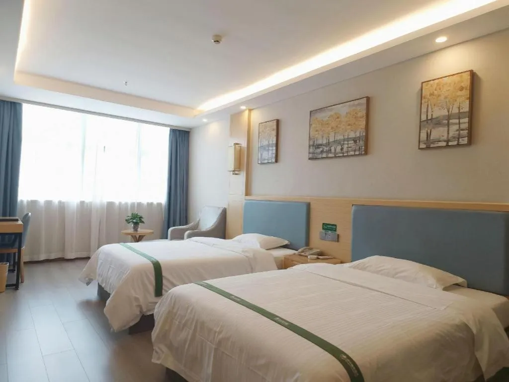 Bed in GreenTree Inn Guiyang Wudang District High-speed Railway East Station