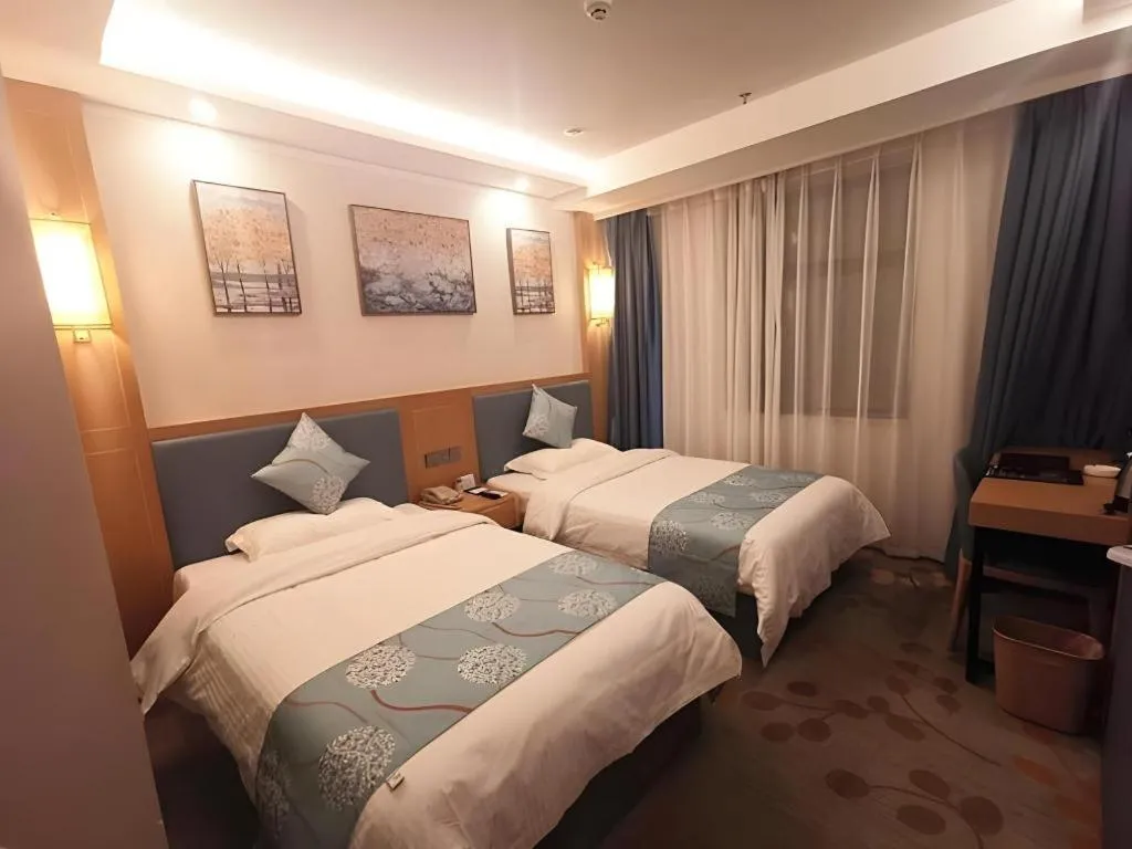 Bed in GreenTree Inn Guiyang Wudang District High-speed Railway East Station