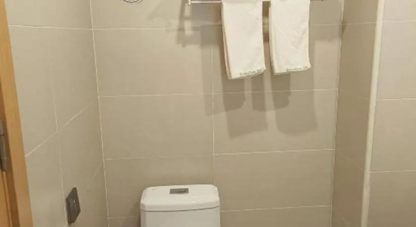 GreenTree Inn Guiyang Wudang District High-speed Railway East Station